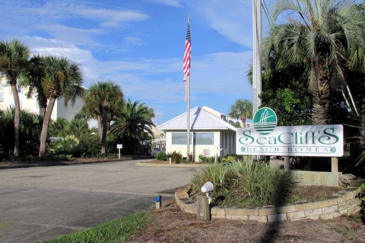 Sea Cliff Townhomes